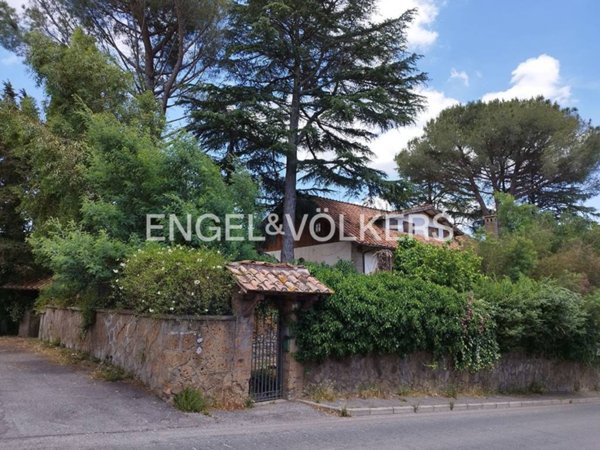 casa indipendente in vendita a Bracciano