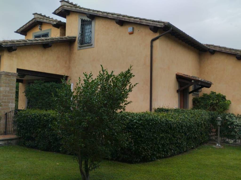 casa indipendente in vendita a Bracciano