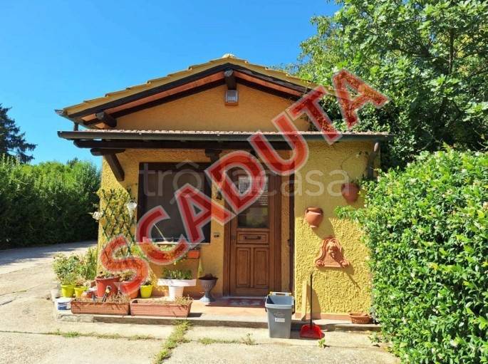 locale commerciale in vendita a Bracciano