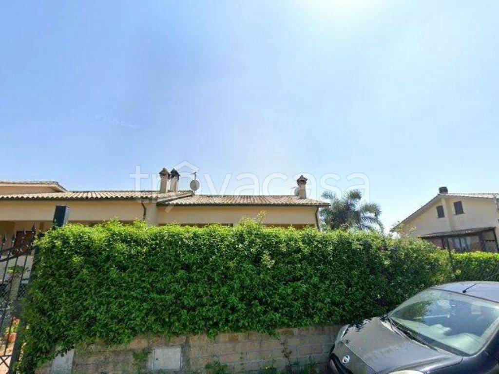 casa indipendente in vendita a Bracciano