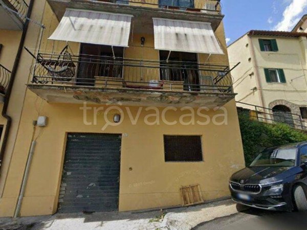 locale commerciale in vendita a Bracciano