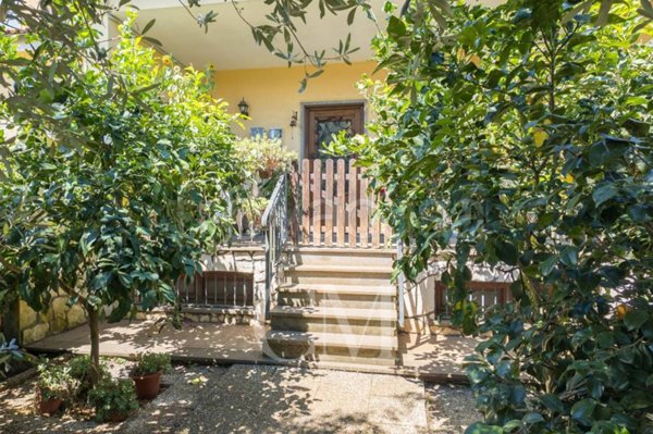 casa indipendente in vendita a Bracciano in zona Vigna di Valle