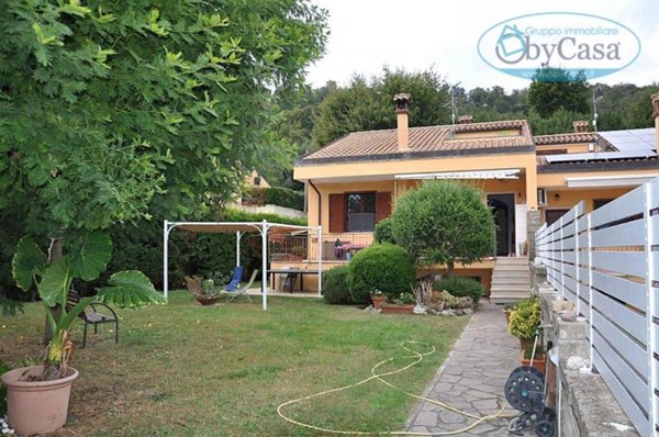 casa indipendente in vendita a Bracciano