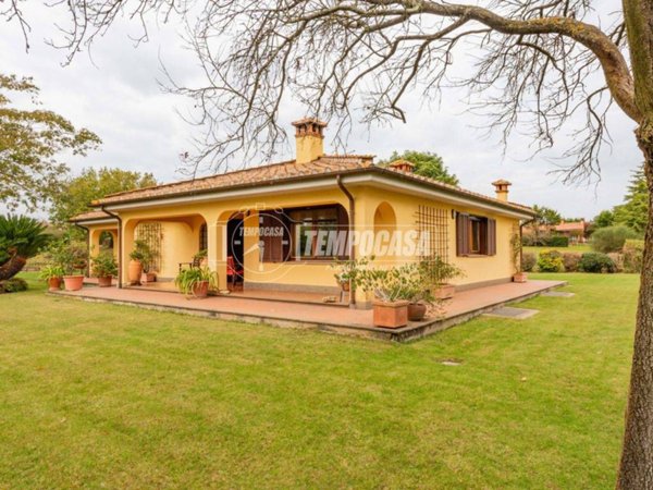 casa indipendente in vendita a Bracciano