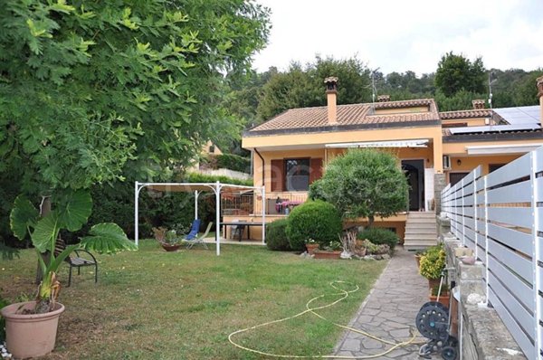 casa indipendente in vendita a Bracciano