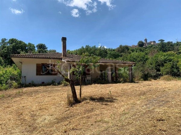 casa indipendente in vendita a Bracciano in zona Lungolago