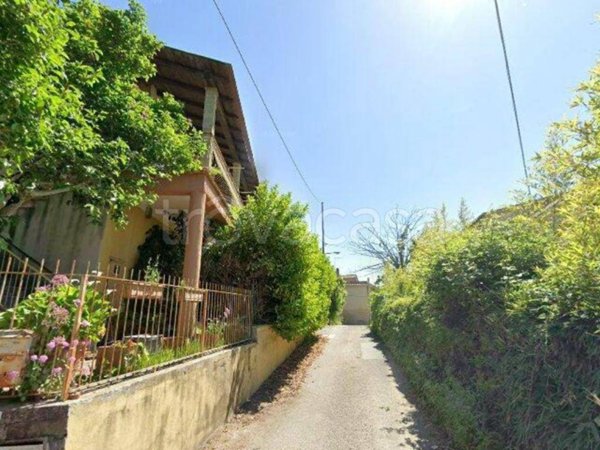 appartamento in vendita a Bracciano in zona Pisciarelli