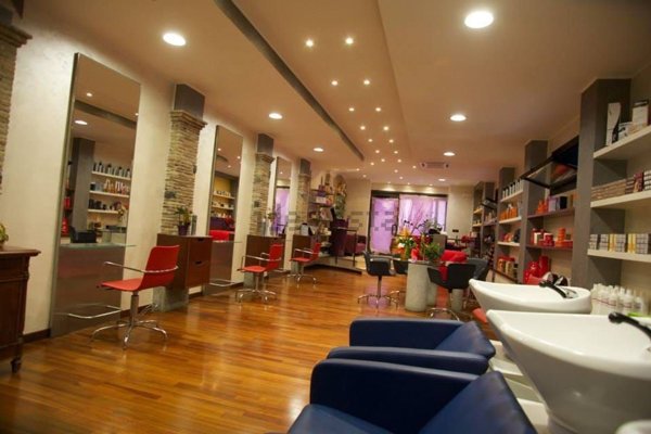 locale commerciale in vendita a Bracciano