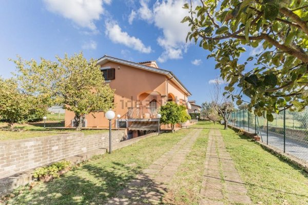 casa indipendente in vendita a Bracciano