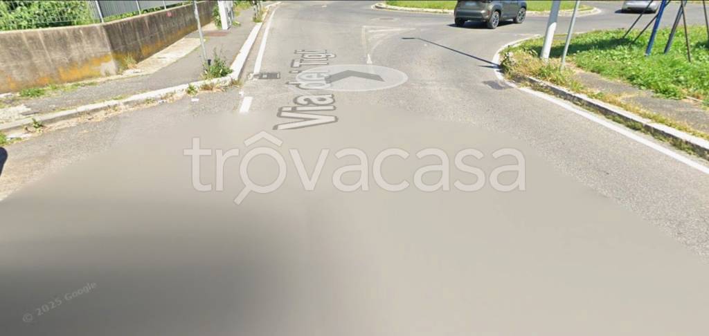 locale di sgombero in vendita a Bracciano