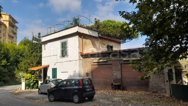 villa in vendita a Bracciano