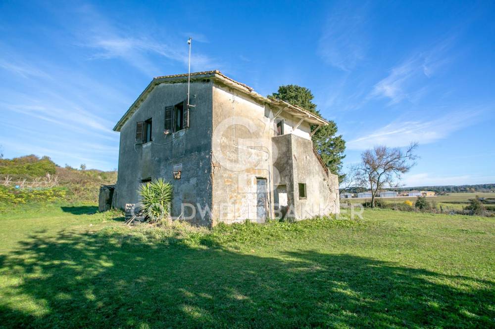 casa indipendente in vendita a Bracciano in zona Sambuco