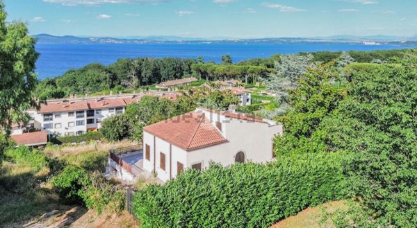 casa indipendente in vendita a Bracciano