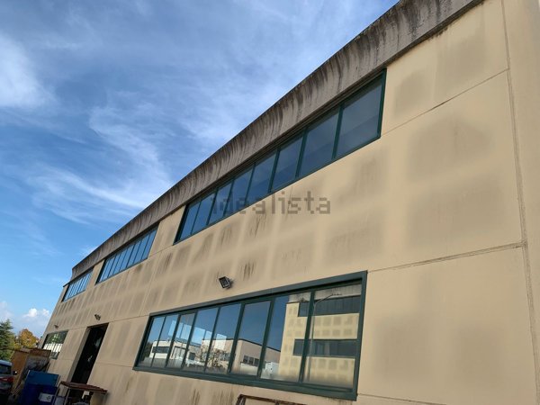 locale di sgombero in vendita a Bracciano