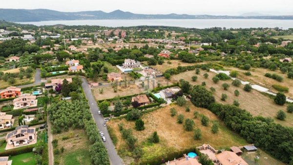 casa indipendente in vendita a Bracciano