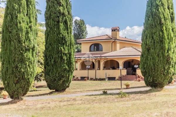 casa indipendente in vendita a Bracciano