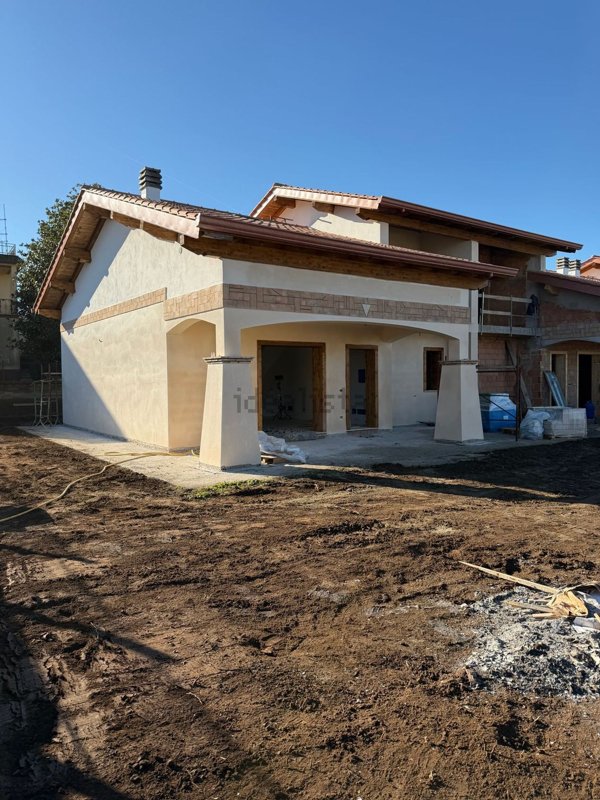 casa indipendente in vendita a Bracciano in zona Vigna di Valle