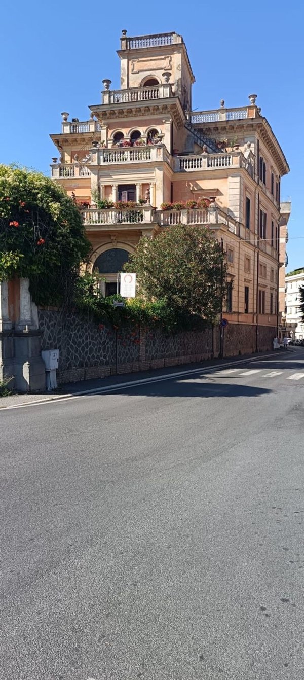 negozio in vendita a Bracciano