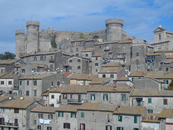 locale commerciale in vendita a Bracciano