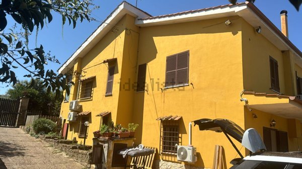 casa indipendente in vendita a Bracciano