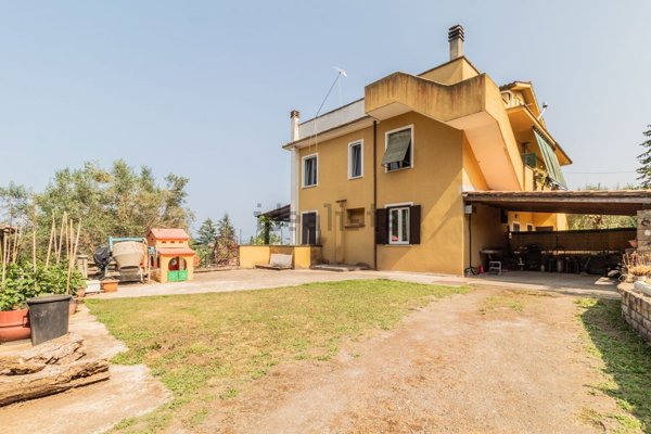 casa indipendente in vendita a Bracciano