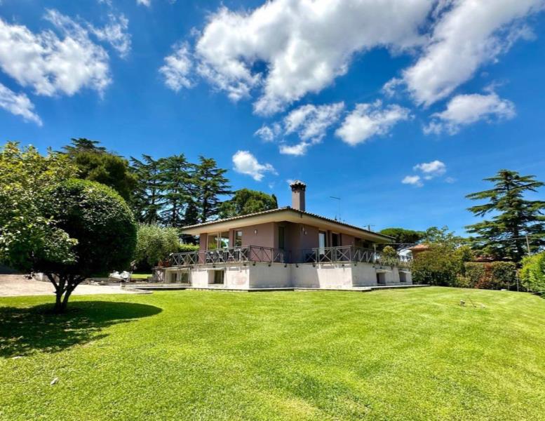 casa indipendente in vendita a Bracciano