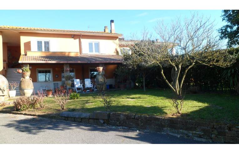casa indipendente in vendita a Bracciano