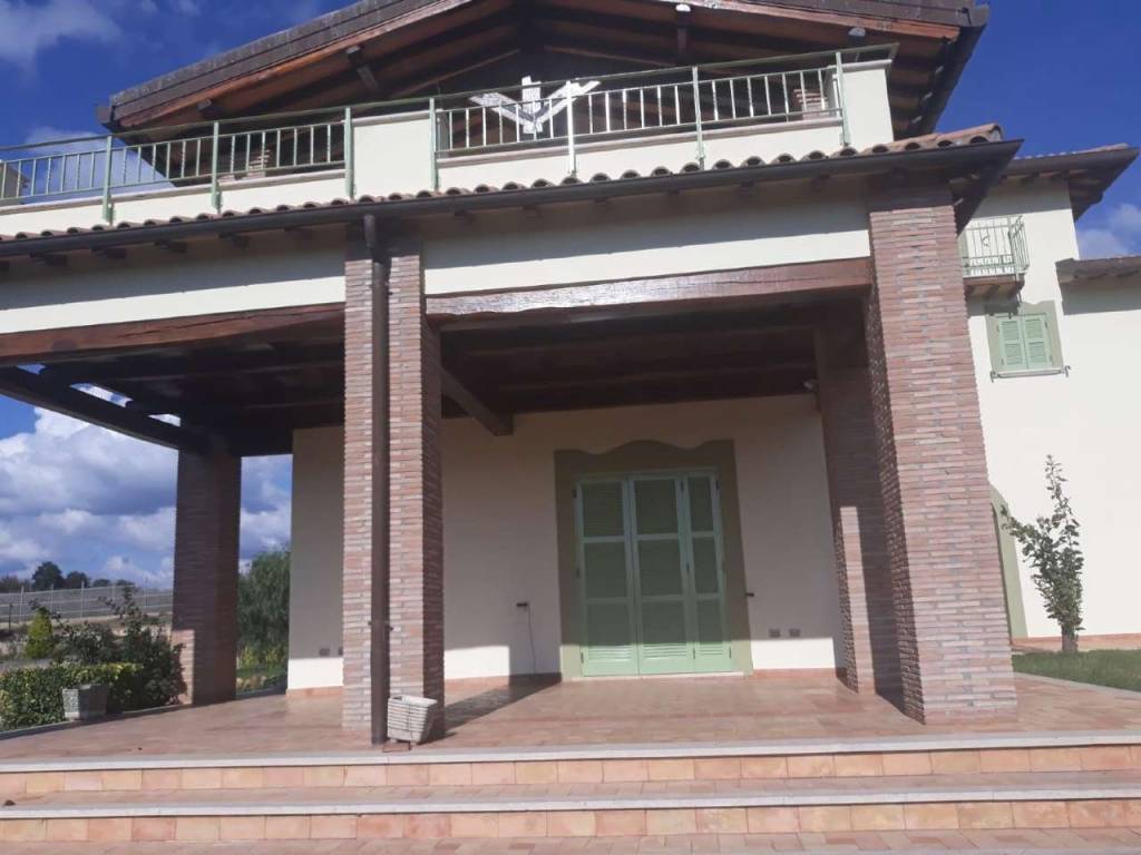 casa indipendente in vendita a Bracciano in zona Sambuco