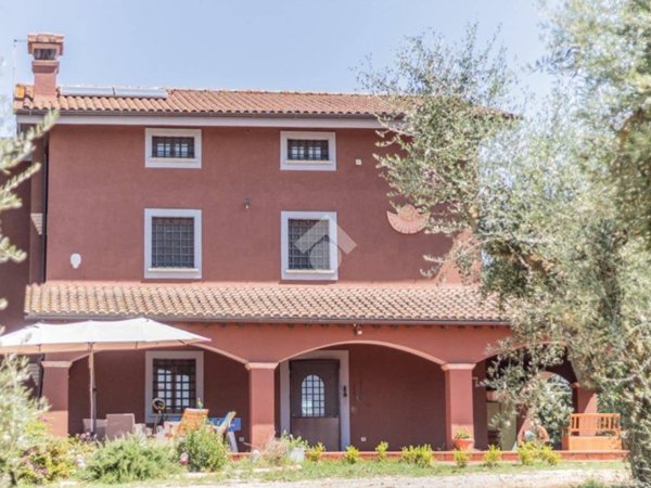 casa indipendente in vendita a Bracciano