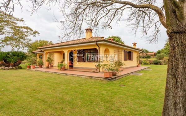 casa indipendente in vendita a Bracciano