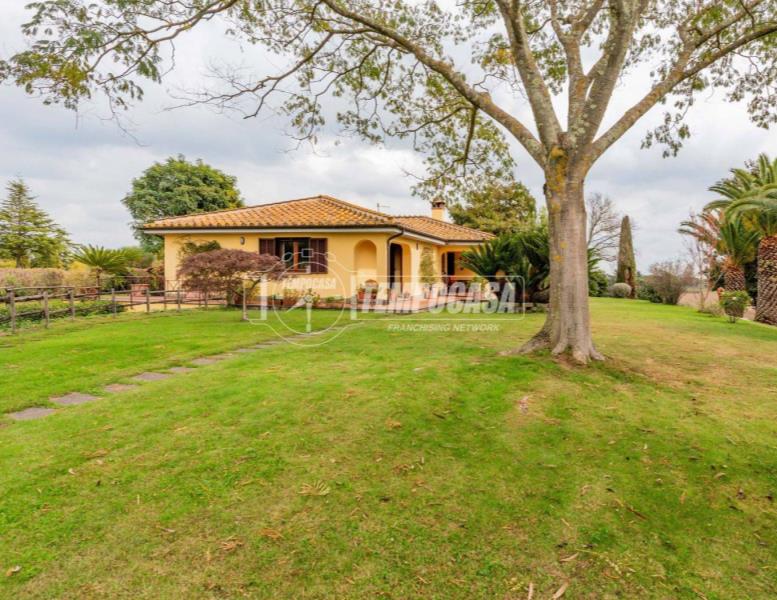 casa indipendente in vendita a Bracciano