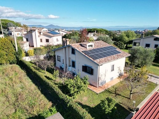casa indipendente in vendita a Bracciano