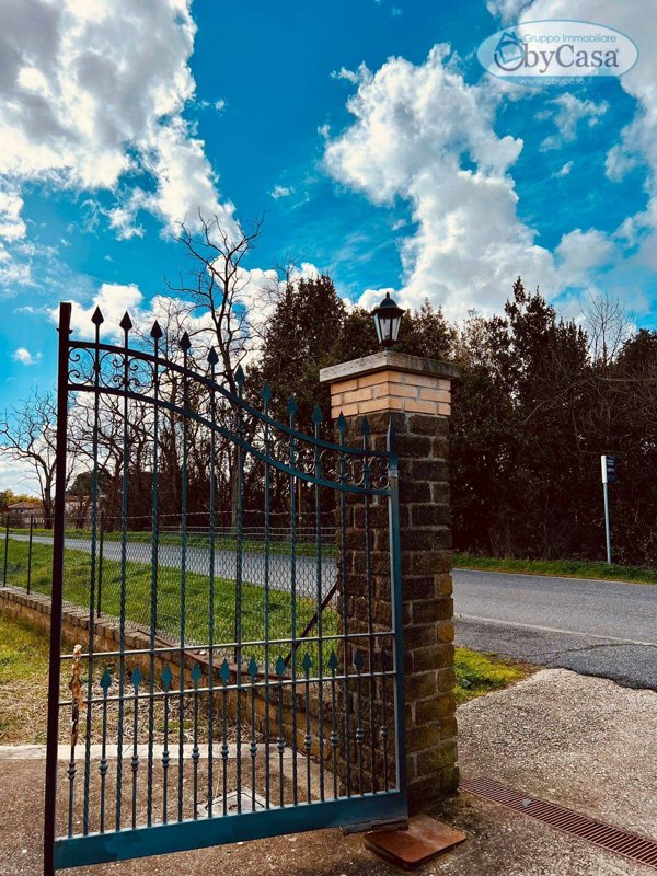 casa indipendente in vendita a Bracciano in zona Vigna di Valle