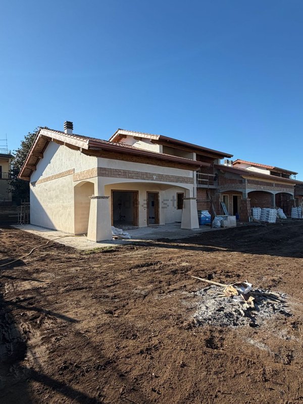 casa indipendente in vendita a Bracciano in zona Vigna di Valle