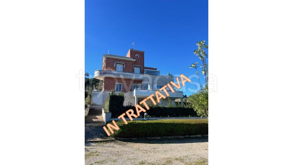 appartamento in vendita a Bracciano in zona Lungolago