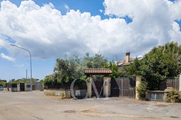 casa indipendente in vendita a Bracciano in zona Vigna di Valle