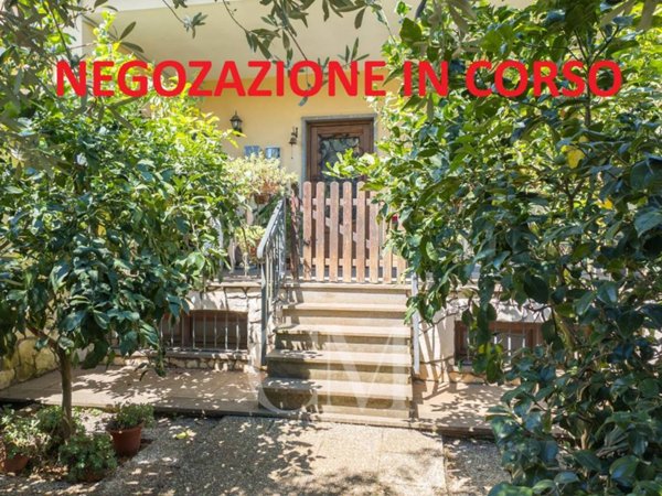 casa indipendente in vendita a Bracciano in zona Vigna di Valle