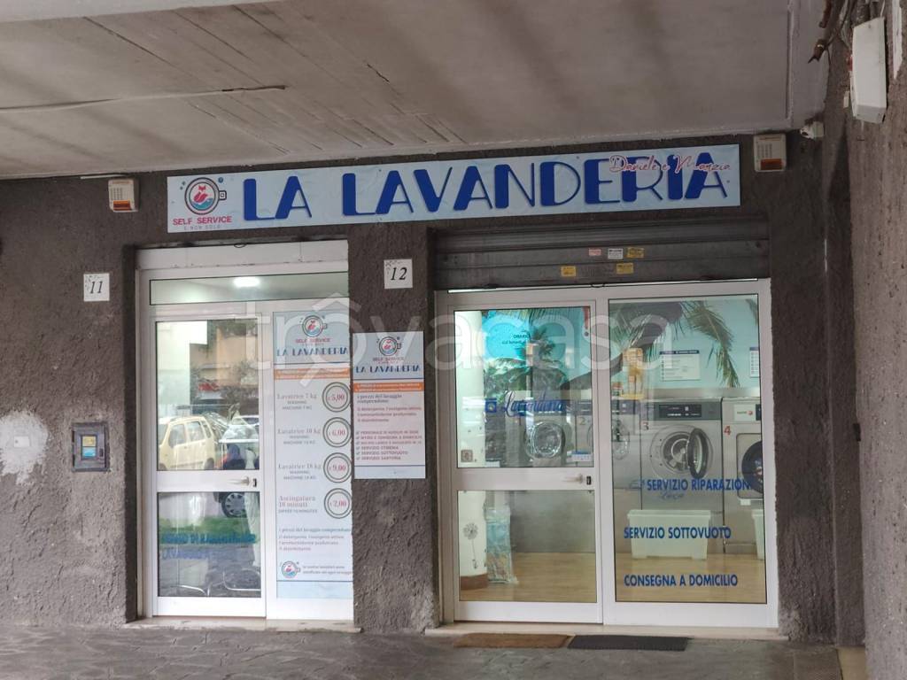 negozio in vendita a Bracciano