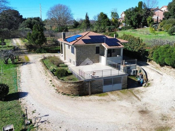casa indipendente in vendita a Bracciano