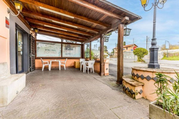 negozio in vendita a Bracciano in zona Vigna di Valle