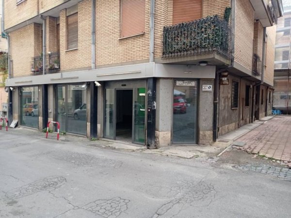 negozio in vendita a Bracciano