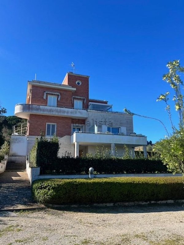 appartamento in vendita a Bracciano in zona Lungolago