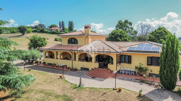 casa indipendente in vendita a Bracciano