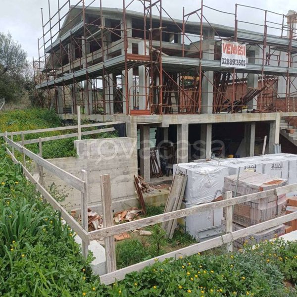 casa indipendente in vendita a Bracciano in zona Castel Giuliano