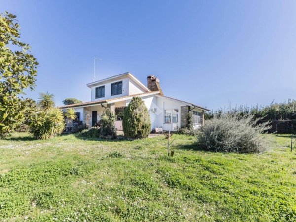 casa indipendente in vendita a Bracciano in zona Vigna di Valle