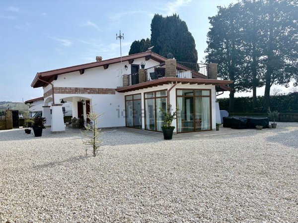 casa indipendente in vendita a Bracciano in zona Vigna di Valle