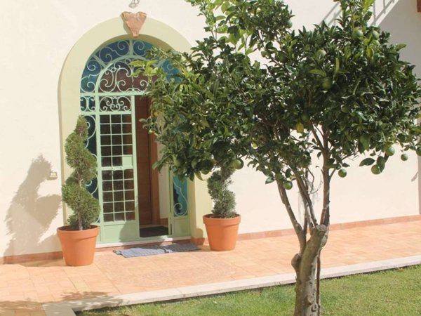 casa indipendente in vendita a Bracciano in zona Sambuco
