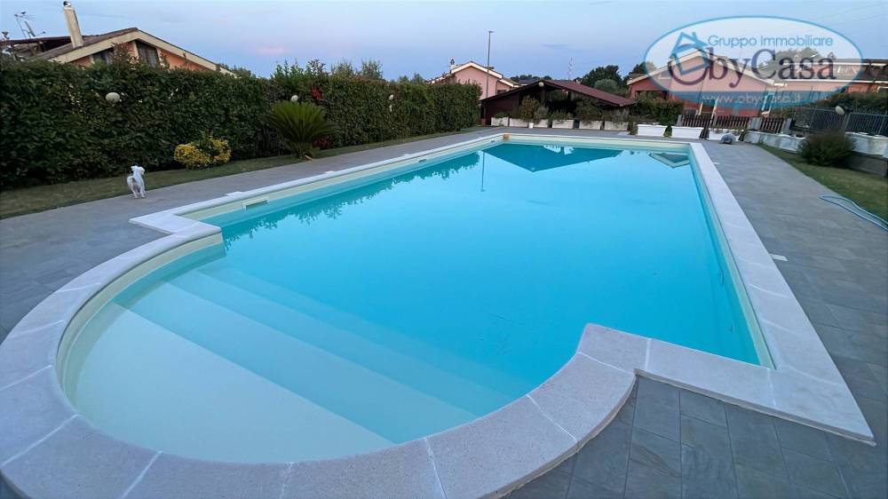 casa indipendente in vendita a Bracciano