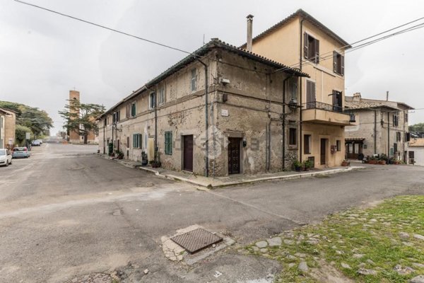 appartamento in vendita a Bracciano in zona Castel Giuliano