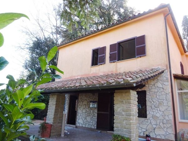 casa indipendente in vendita a Bracciano
